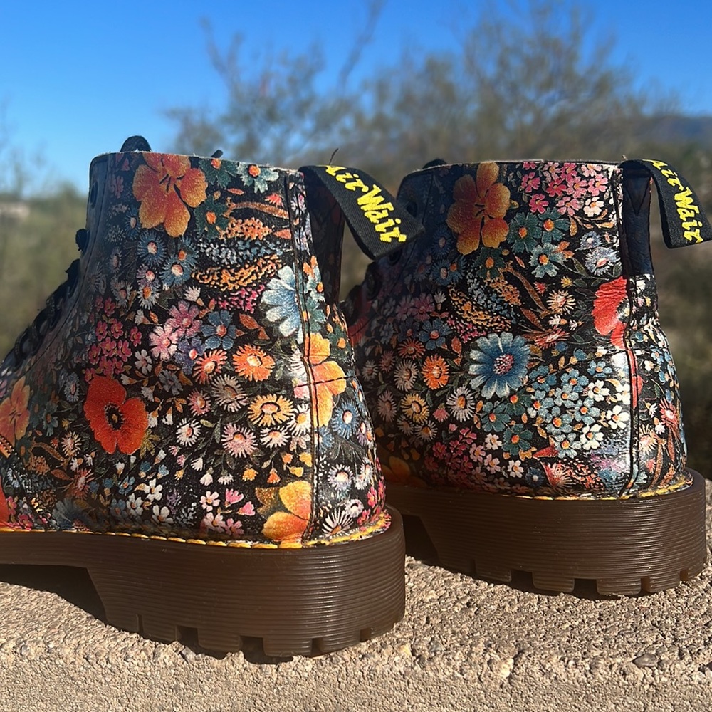 🏴 RARE 70’s / 80’s MIE Dr. Martens 6 Eye Colorful Floral Boots UK 4 - Picture 5 of 17
